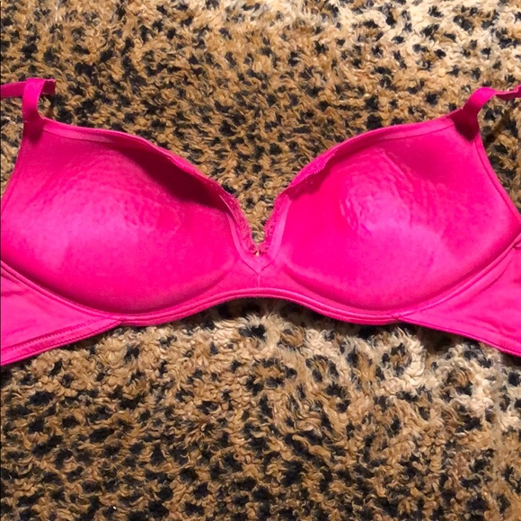 Victoriaβs Secret Plunge Bra Size 32C pink color - Picture 3 of 3